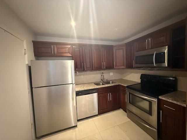 Active With Contract: $69,500 (1 beds, 1 baths, 928 Square Feet)