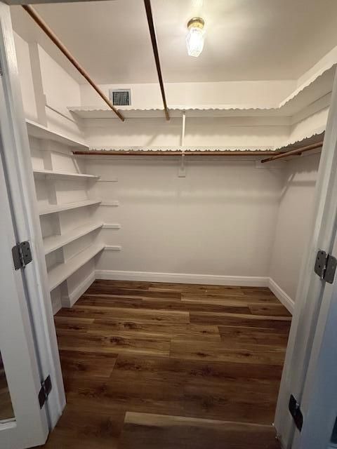 Active With Contract: $69,500 (1 beds, 1 baths, 928 Square Feet)