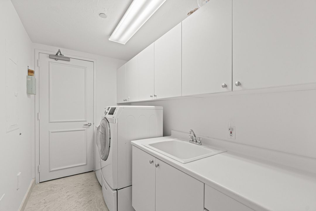 На продажу: $1,750,000 (3 спален, 2 ванн, 2019 Квадратных фут)