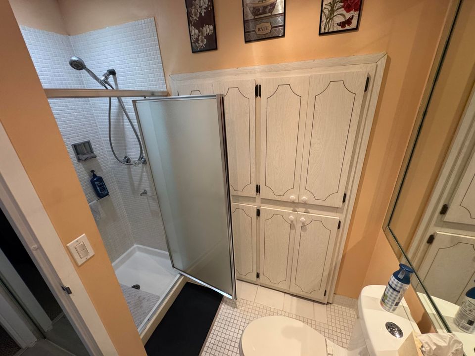 Active With Contract: $83,700 (2 beds, 2 baths, 880 Square Feet)