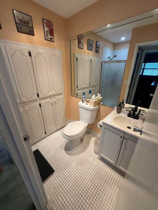 Active With Contract: $83,700 (2 beds, 2 baths, 880 Square Feet)