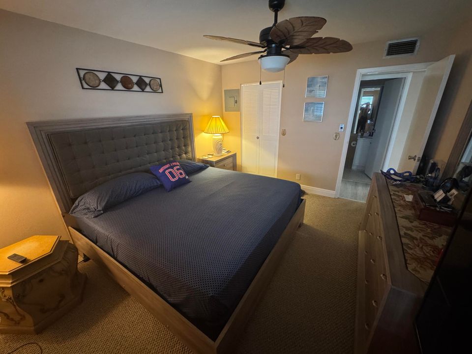 Active With Contract: $83,700 (2 beds, 2 baths, 880 Square Feet)