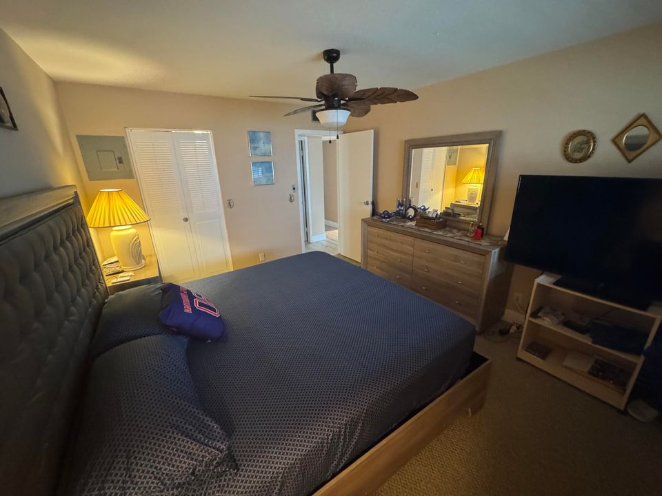 Active With Contract: $83,700 (2 beds, 2 baths, 880 Square Feet)