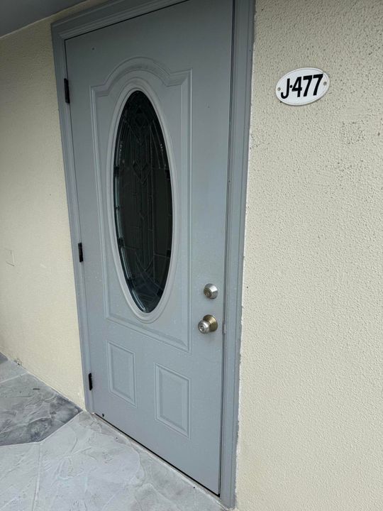 Active With Contract: $83,700 (2 beds, 2 baths, 880 Square Feet)