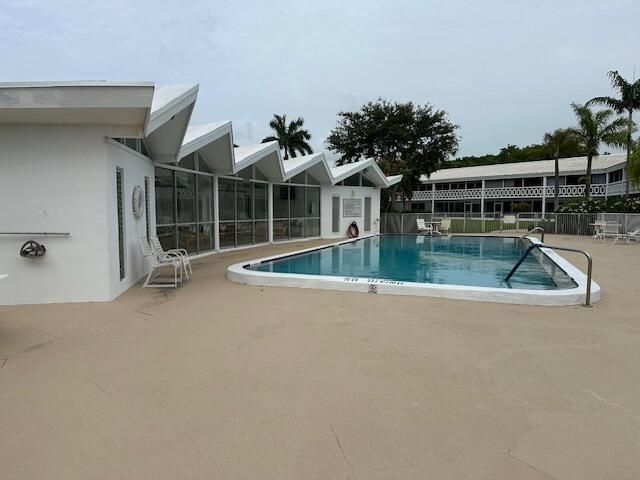 En Venta: $212,000 (2 camas, 2 baños, 869 Pies cuadrados)