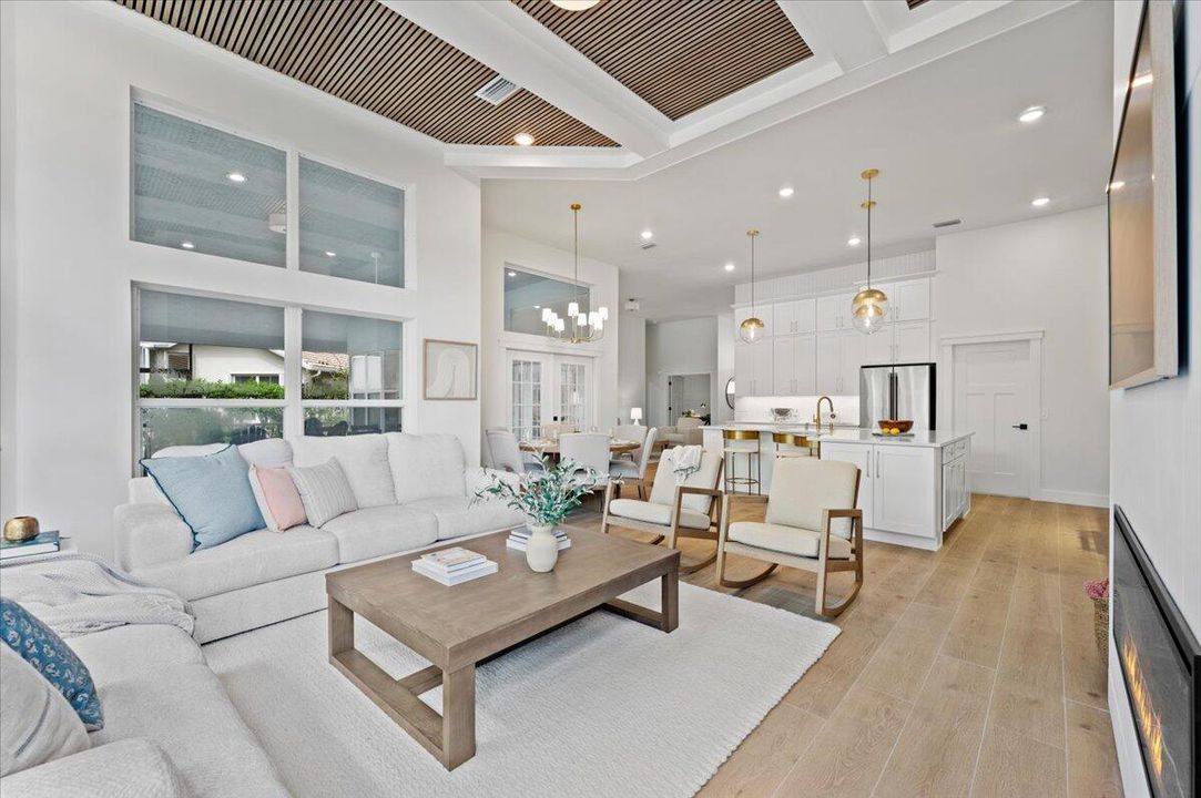 Activo con contrato: $899,900 (5 camas, 3 baños, 2338 Pies cuadrados)