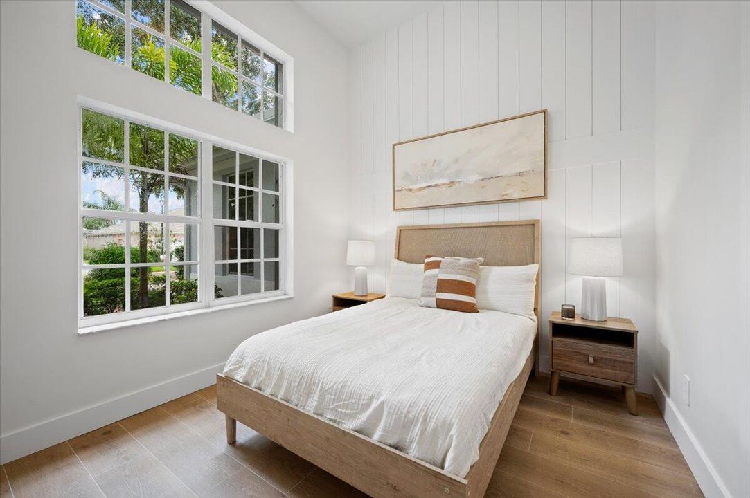 Activo con contrato: $899,900 (5 camas, 3 baños, 2338 Pies cuadrados)