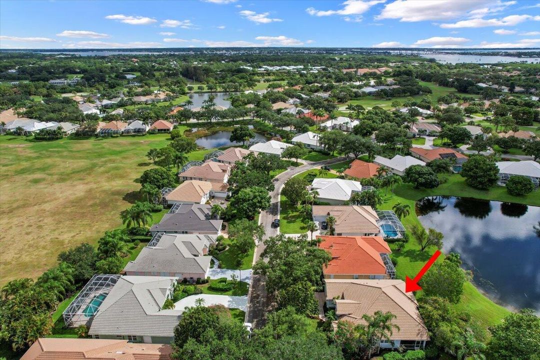 Activo con contrato: $899,900 (5 camas, 3 baños, 2338 Pies cuadrados)