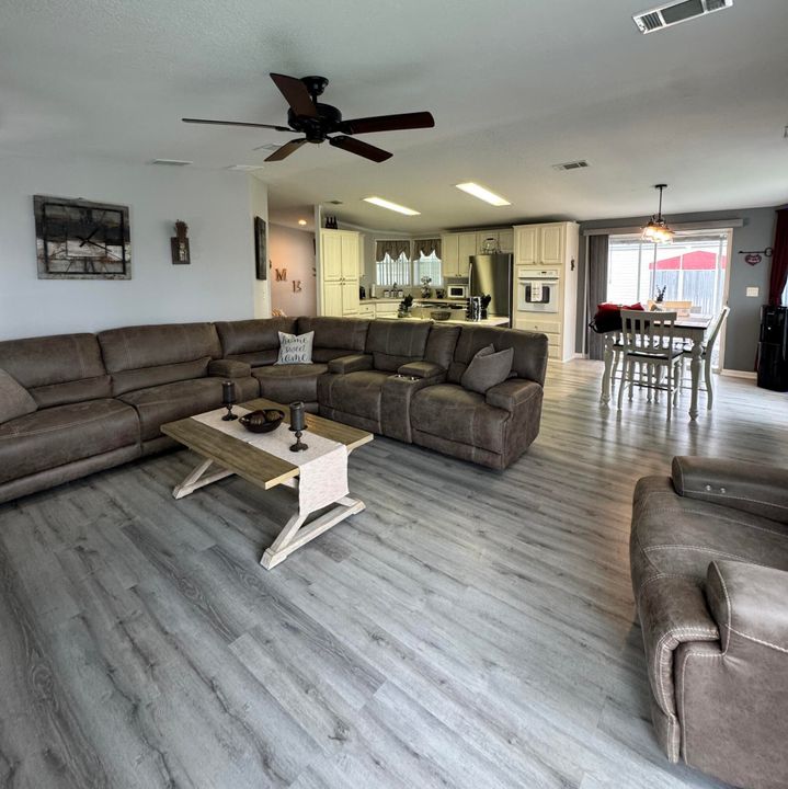 En Venta: $54,900 (2 camas, 2 baños, 1400 Pies cuadrados)