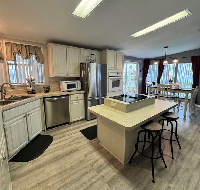 En Venta: $54,900 (2 camas, 2 baños, 1400 Pies cuadrados)