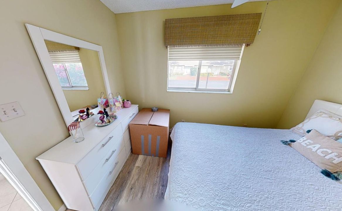 合同活跃: $2,550 (2 贝兹, 2 浴室, 863 平方英尺)