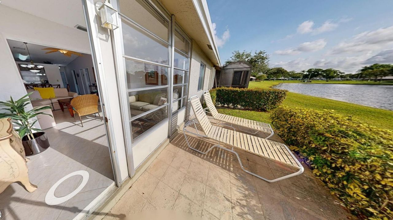 合同活跃: $2,550 (2 贝兹, 2 浴室, 863 平方英尺)