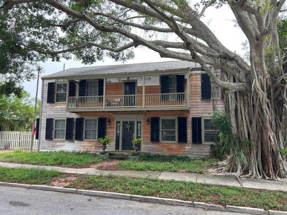 最近售出: $1,575,000 (0 贝兹, 0 浴室, 2352 平方英尺)