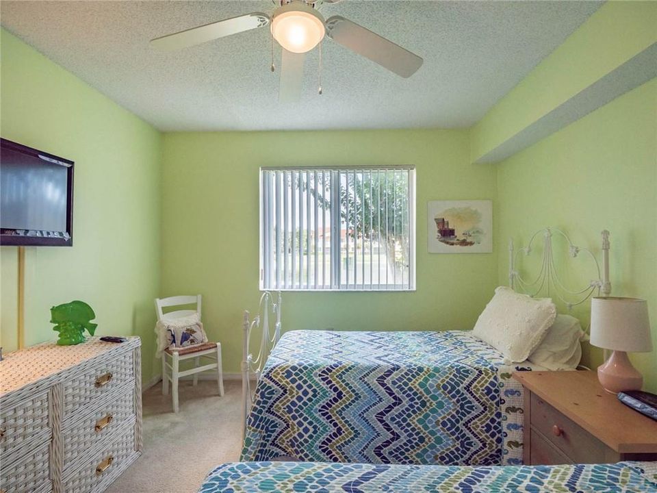 На продажу: $220,000 (2 спален, 2 ванн, 1140 Квадратных фут)