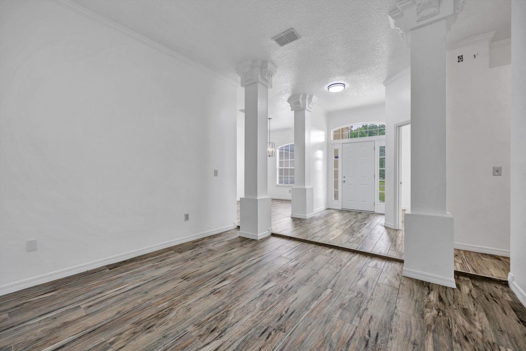 待售: $410,000 (4 贝兹, 3 浴室, 3062 平方英尺)