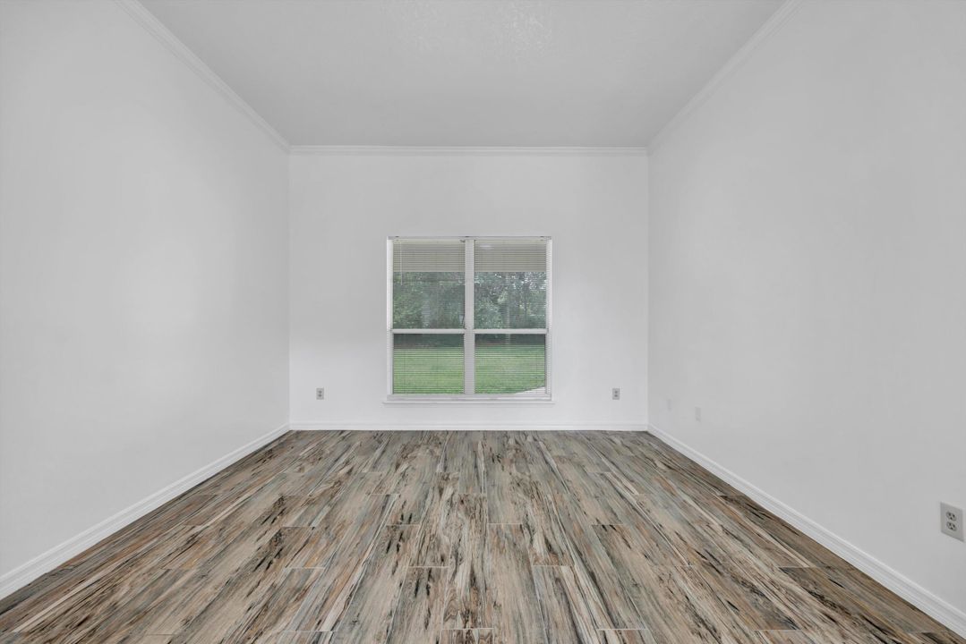 待售: $410,000 (4 贝兹, 3 浴室, 3062 平方英尺)