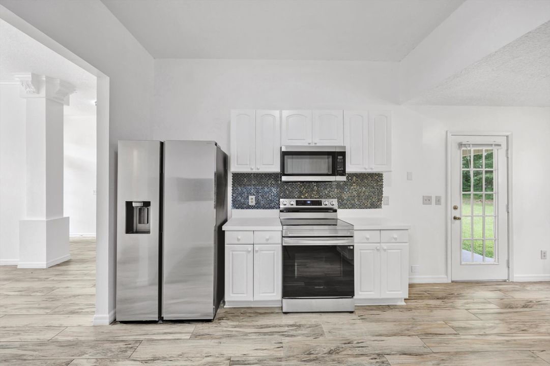 待售: $410,000 (4 贝兹, 3 浴室, 3062 平方英尺)