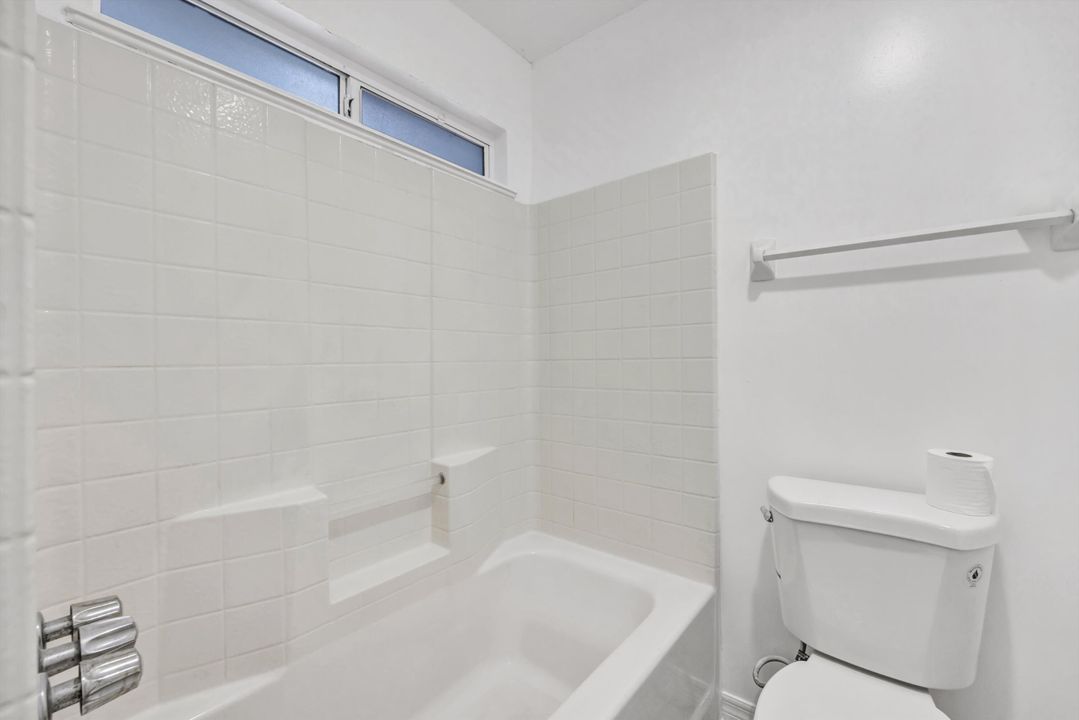 待售: $410,000 (4 贝兹, 3 浴室, 3062 平方英尺)