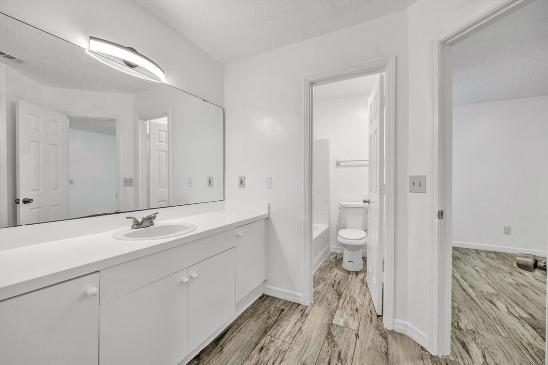 待售: $410,000 (4 贝兹, 3 浴室, 3062 平方英尺)