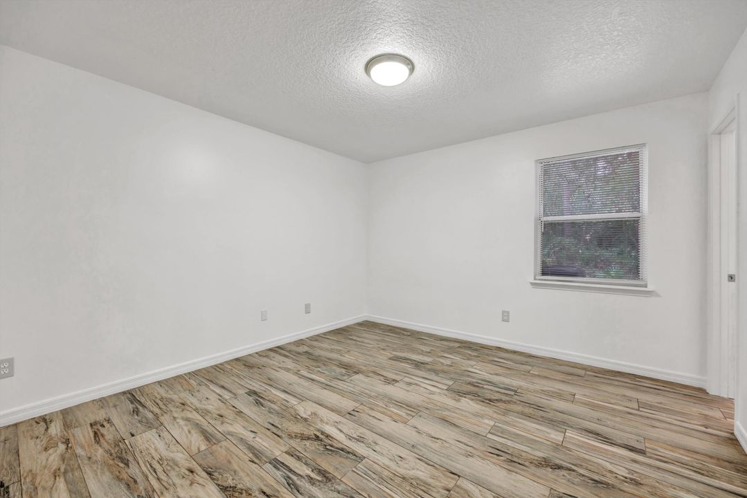 待售: $410,000 (4 贝兹, 3 浴室, 3062 平方英尺)