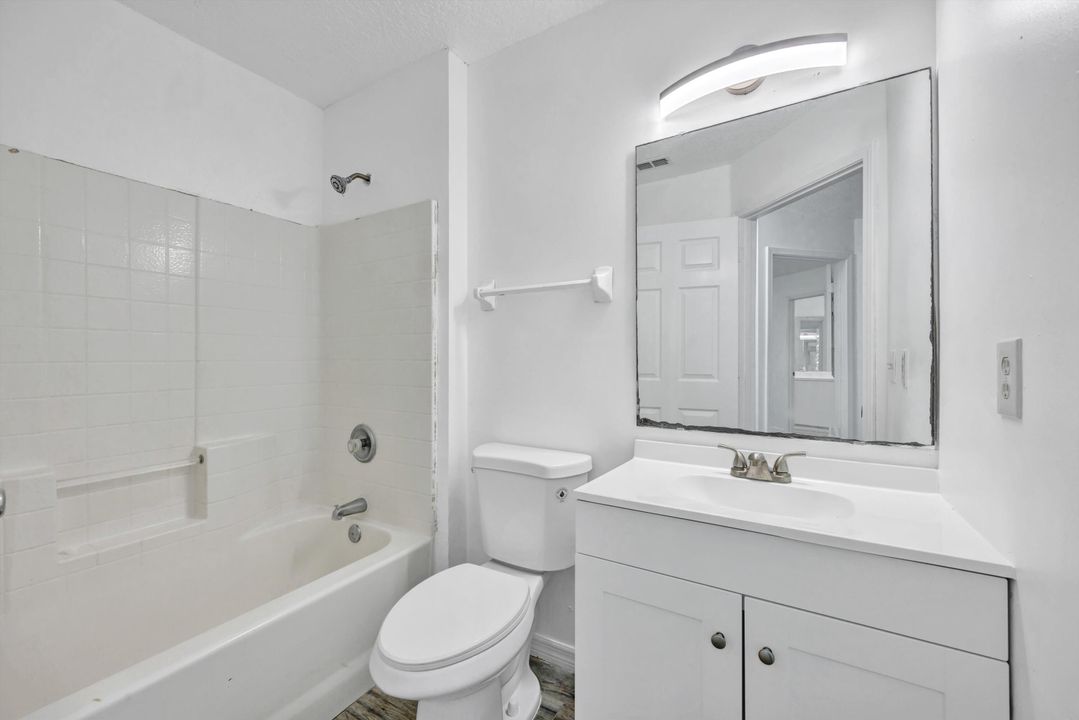 待售: $410,000 (4 贝兹, 3 浴室, 3062 平方英尺)