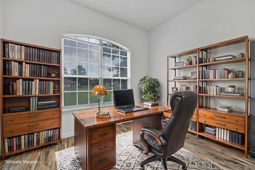 待售: $410,000 (4 贝兹, 3 浴室, 3062 平方英尺)