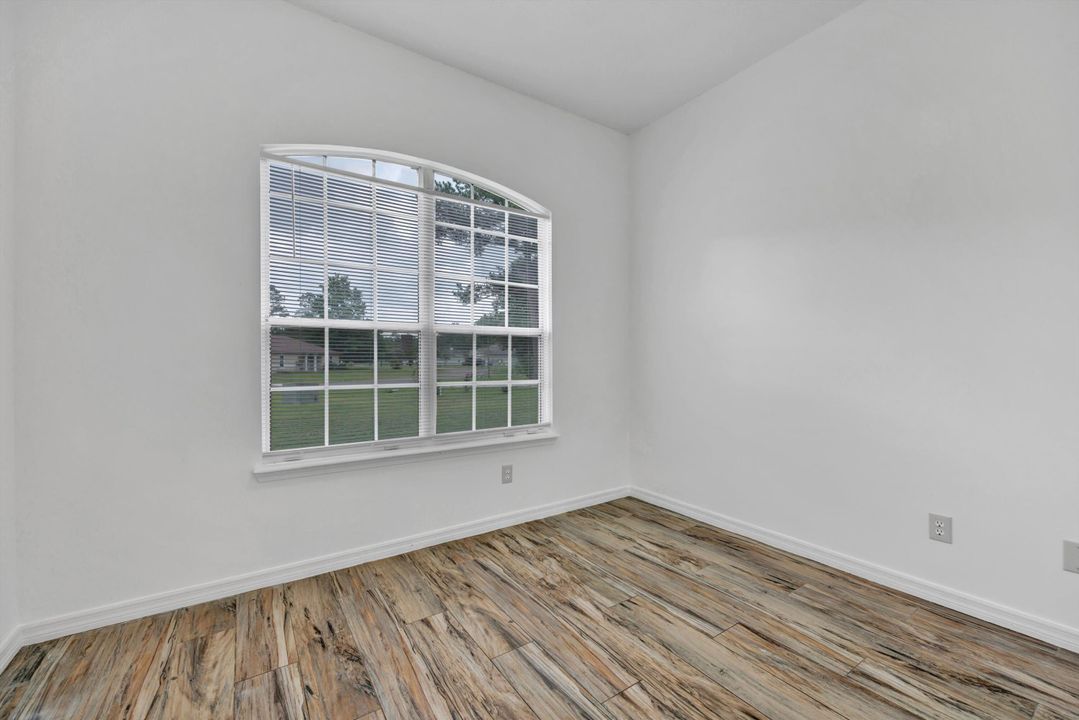 待售: $410,000 (4 贝兹, 3 浴室, 3062 平方英尺)