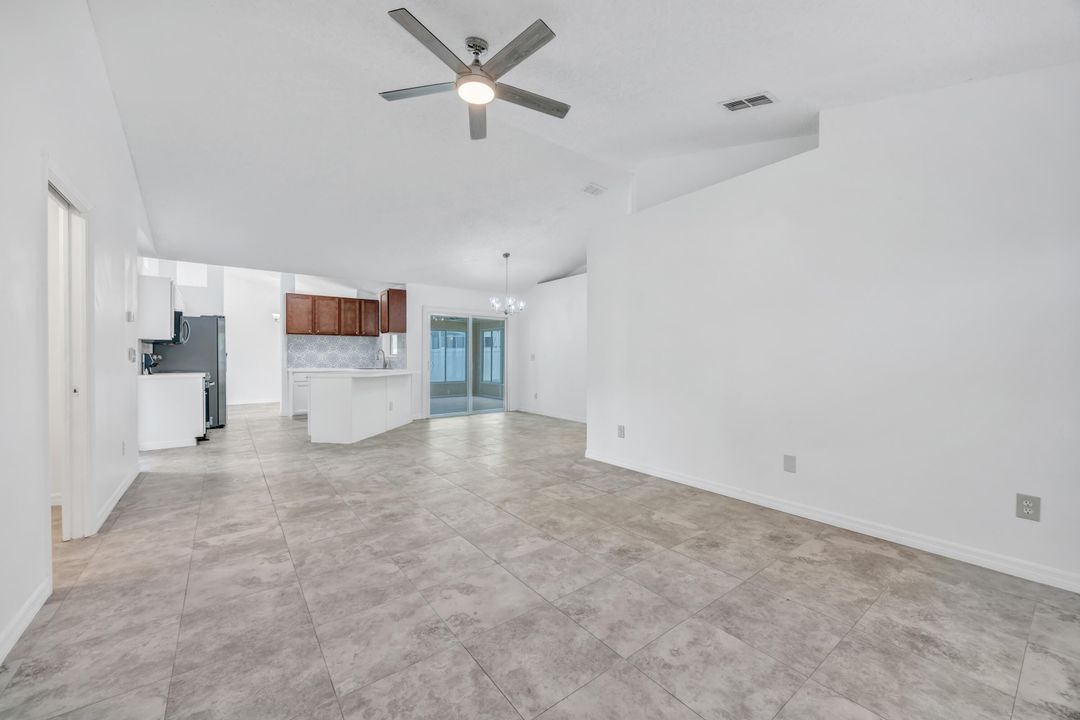 En Venta: $280,000 (3 camas, 2 baños, 1690 Pies cuadrados)