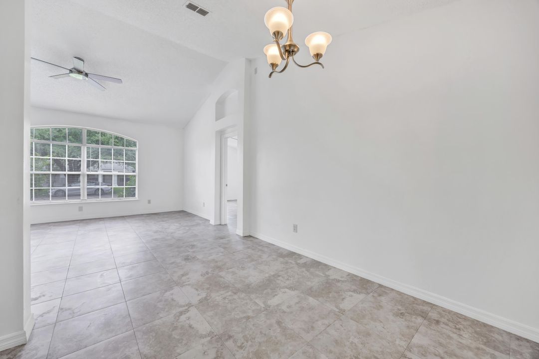 En Venta: $280,000 (3 camas, 2 baños, 1690 Pies cuadrados)