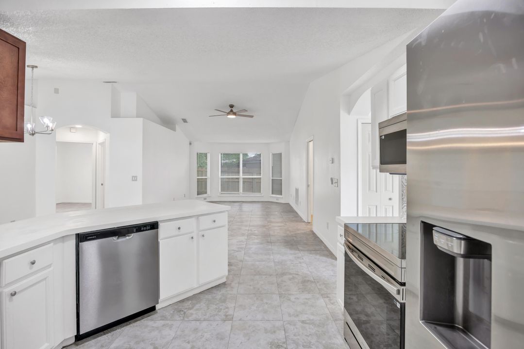 En Venta: $280,000 (3 camas, 2 baños, 1690 Pies cuadrados)