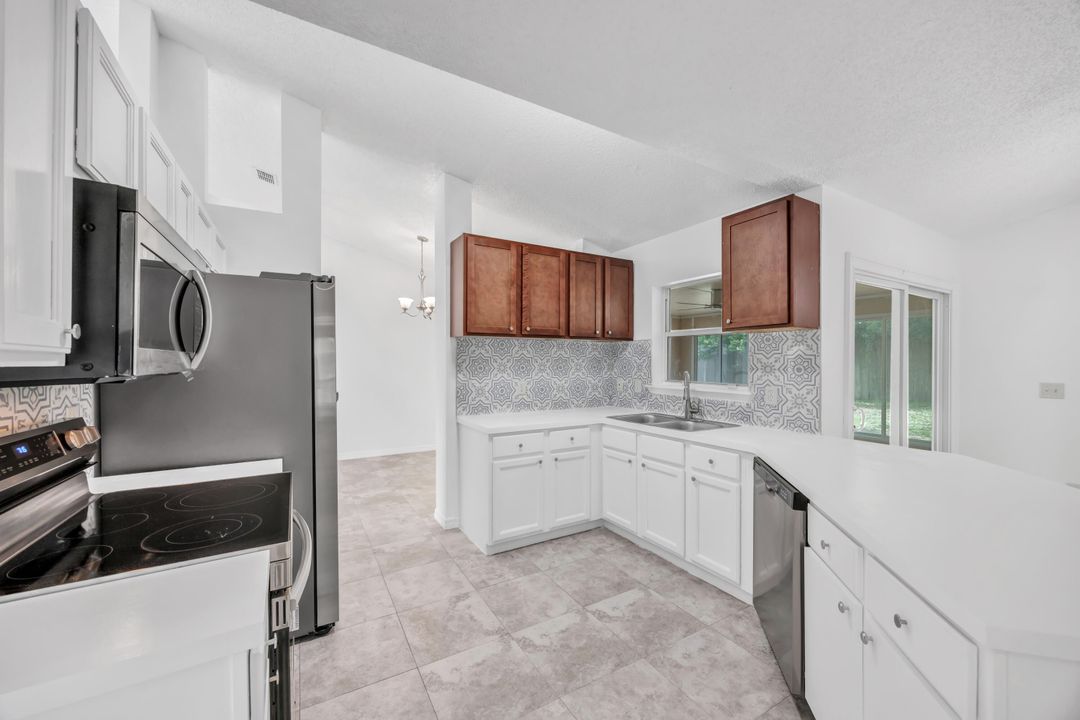 En Venta: $280,000 (3 camas, 2 baños, 1690 Pies cuadrados)