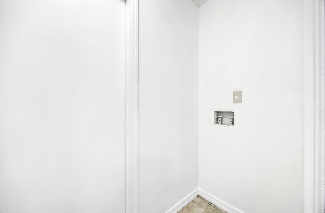 En Venta: $280,000 (3 camas, 2 baños, 1690 Pies cuadrados)