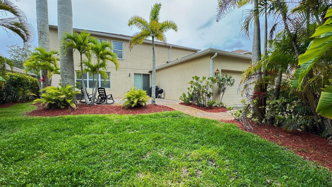 For Sale: $549,900 (5 beds, 3 baths, 3750 Square Feet)