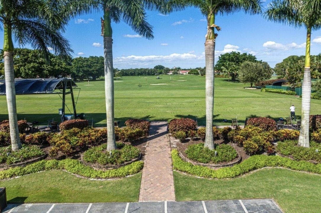 合同活跃: $1,175,000 (3 贝兹, 3 浴室, 3009 平方英尺)