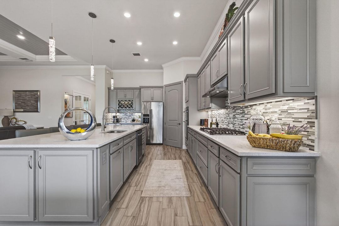 Под контрактом: $1,200,000 (3 спален, 3 ванн, 2534 Квадратных фут)