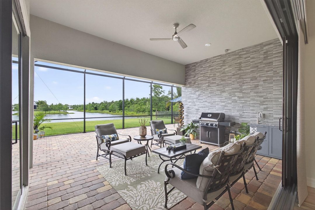 Под контрактом: $1,200,000 (3 спален, 3 ванн, 2534 Квадратных фут)