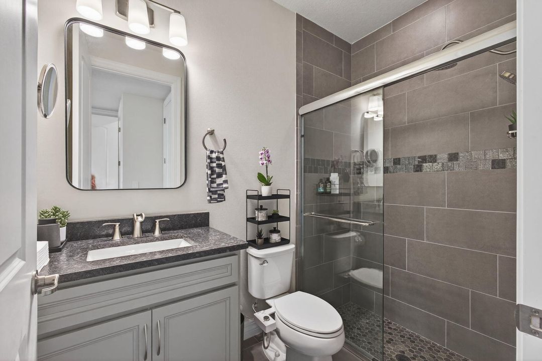 Под контрактом: $1,200,000 (3 спален, 3 ванн, 2534 Квадратных фут)