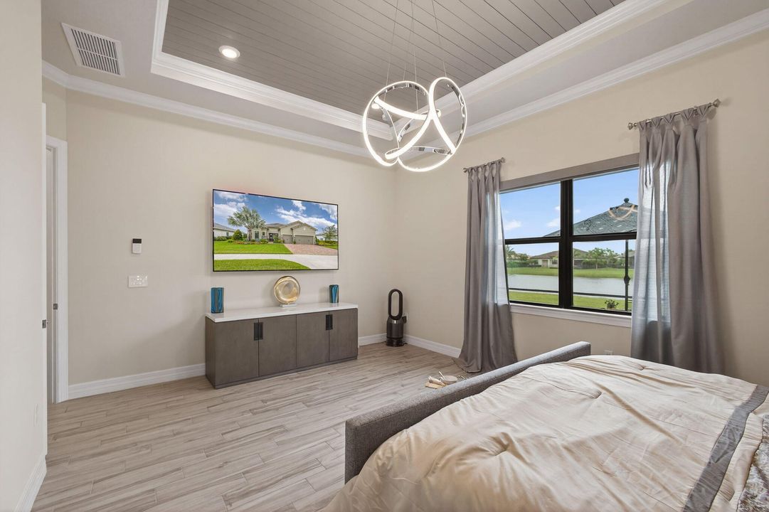 Под контрактом: $1,200,000 (3 спален, 3 ванн, 2534 Квадратных фут)