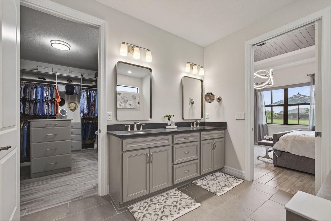 Под контрактом: $1,200,000 (3 спален, 3 ванн, 2534 Квадратных фут)