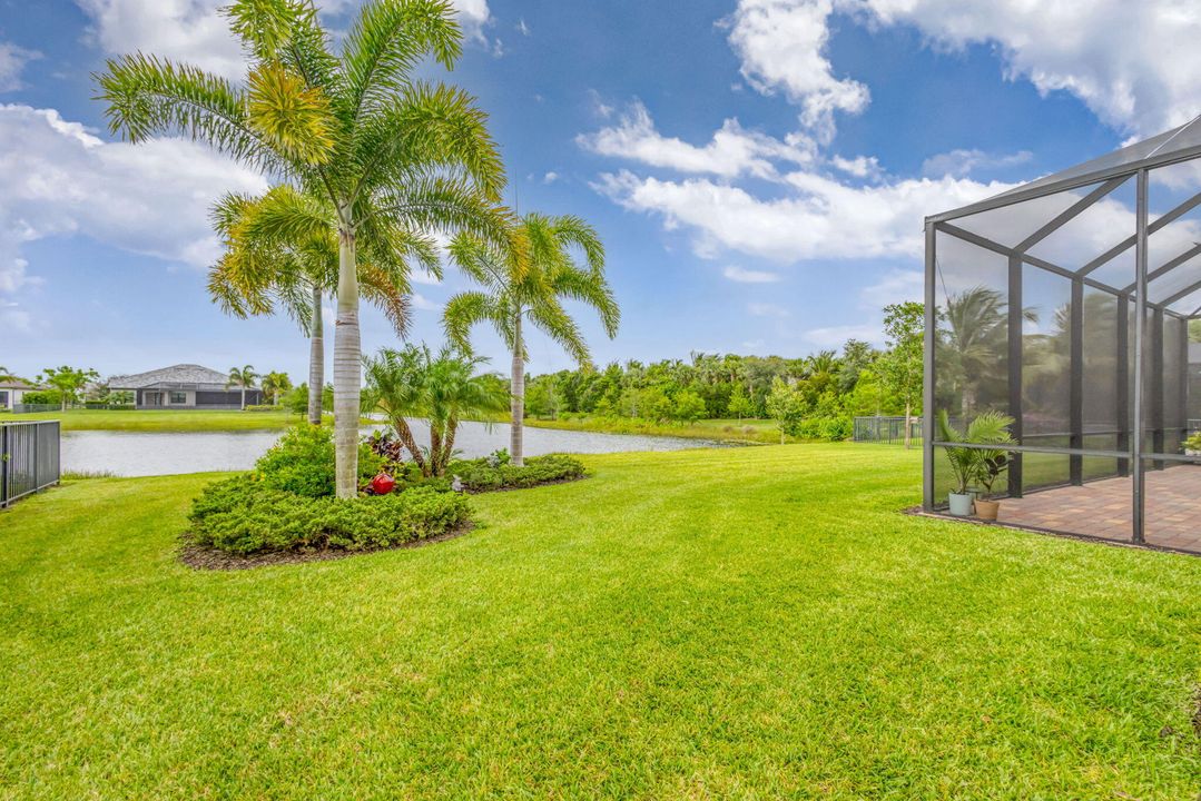 Под контрактом: $1,200,000 (3 спален, 3 ванн, 2534 Квадратных фут)