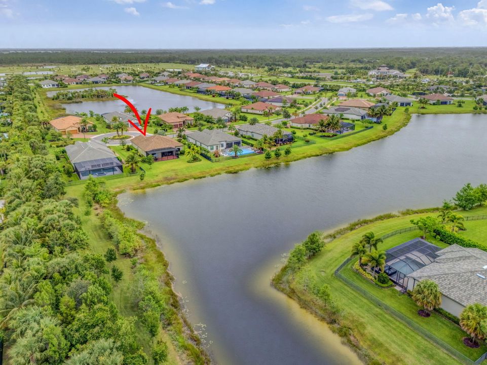 Под контрактом: $1,200,000 (3 спален, 3 ванн, 2534 Квадратных фут)