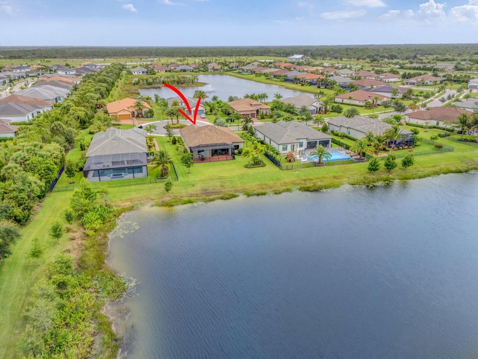 Под контрактом: $1,200,000 (3 спален, 3 ванн, 2534 Квадратных фут)