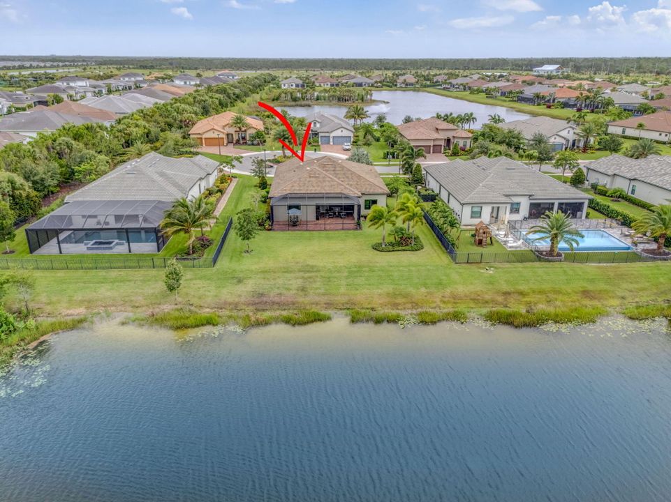 Под контрактом: $1,200,000 (3 спален, 3 ванн, 2534 Квадратных фут)