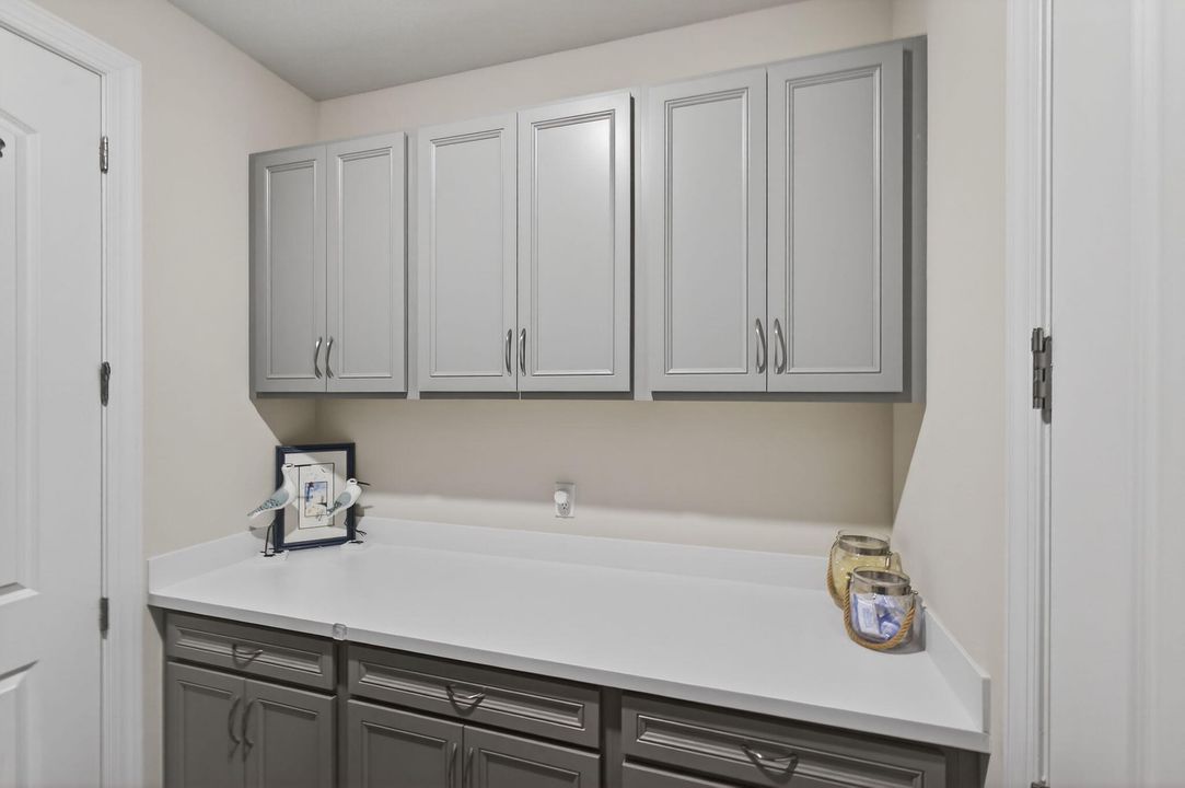 Под контрактом: $1,200,000 (3 спален, 3 ванн, 2534 Квадратных фут)