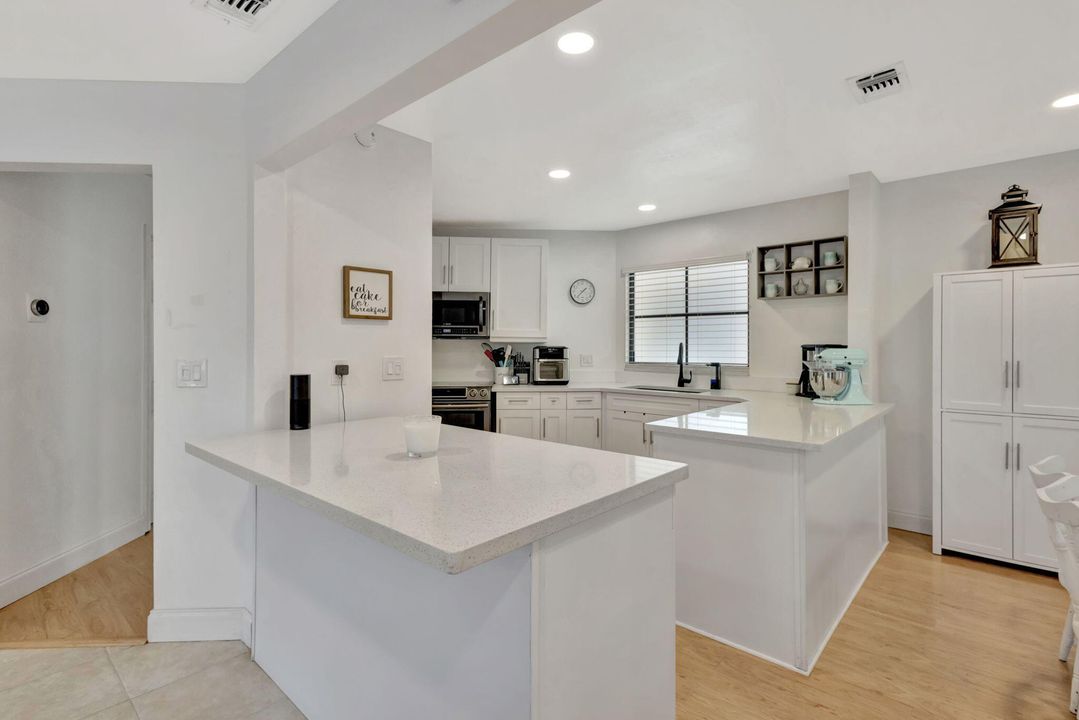 待售: $355,000 (3 贝兹, 2 浴室, 1710 平方英尺)