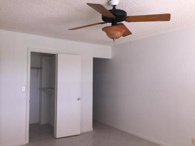 合同活跃: $1,700 (1 贝兹, 1 浴室, 741 平方英尺)