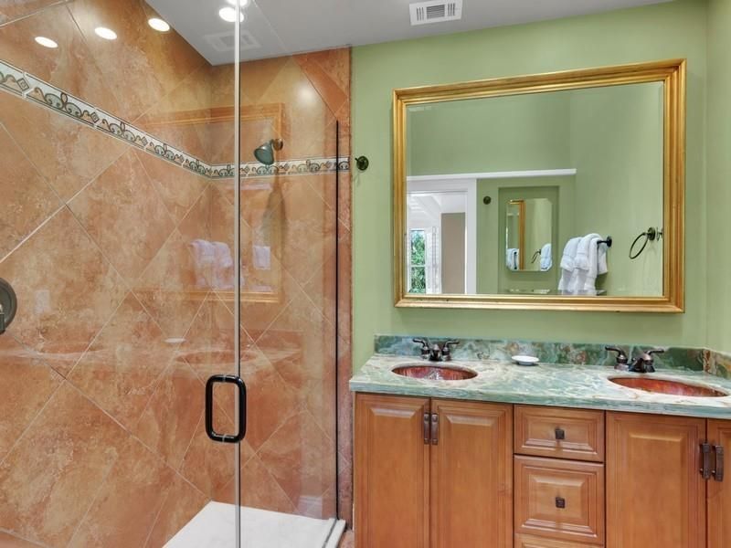 На продажу: $330,000 (2 спален, 2 ванн, 1665 Квадратных фут)