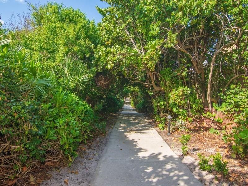 На продажу: $330,000 (2 спален, 2 ванн, 1665 Квадратных фут)