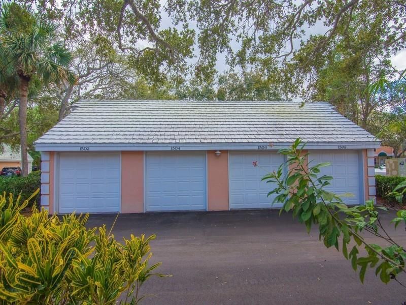 На продажу: $330,000 (2 спален, 2 ванн, 1665 Квадратных фут)