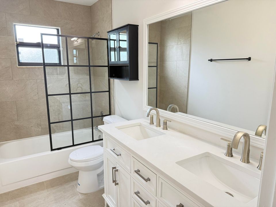 合同活跃: $2,850 (3 贝兹, 2 浴室, 1210 平方英尺)